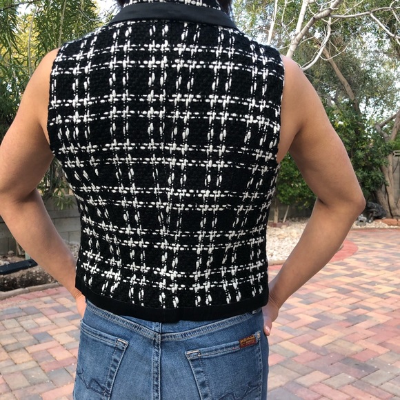 Vest - Picture 3 of 7